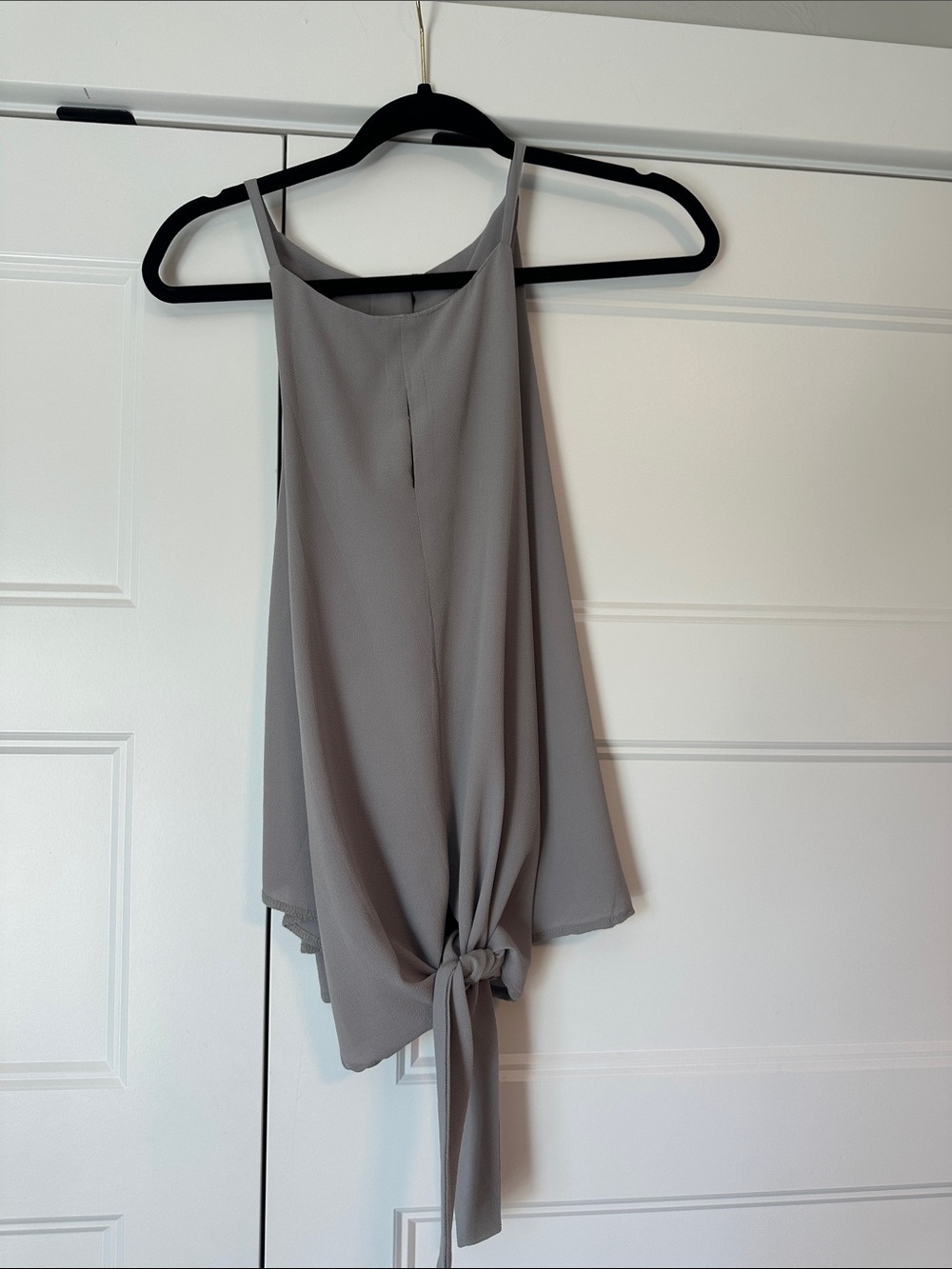 Women's Grey Tie-Front Sleeveless Tank Top